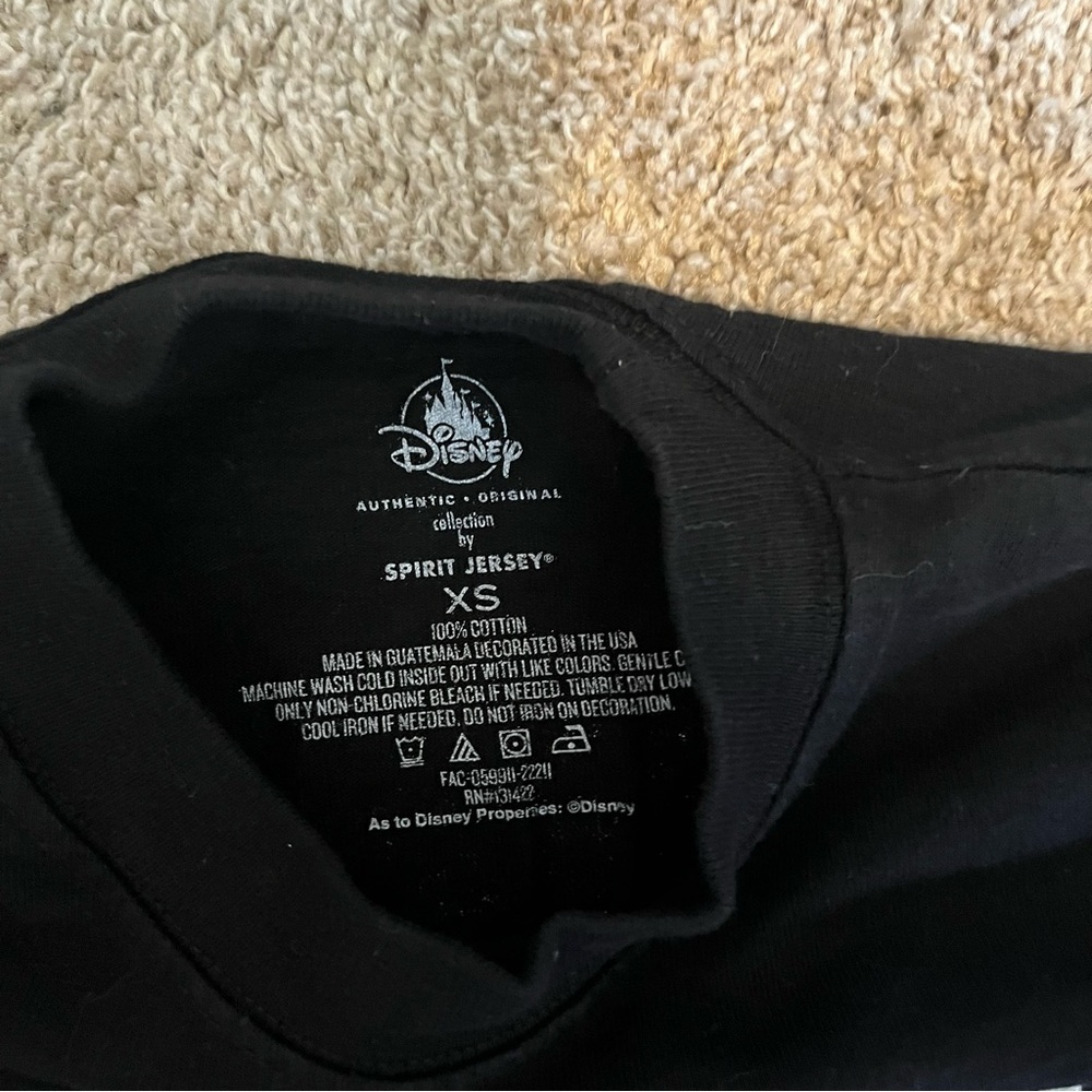 Walt Disney World black Spirit Jersey - Picture 3 of 5